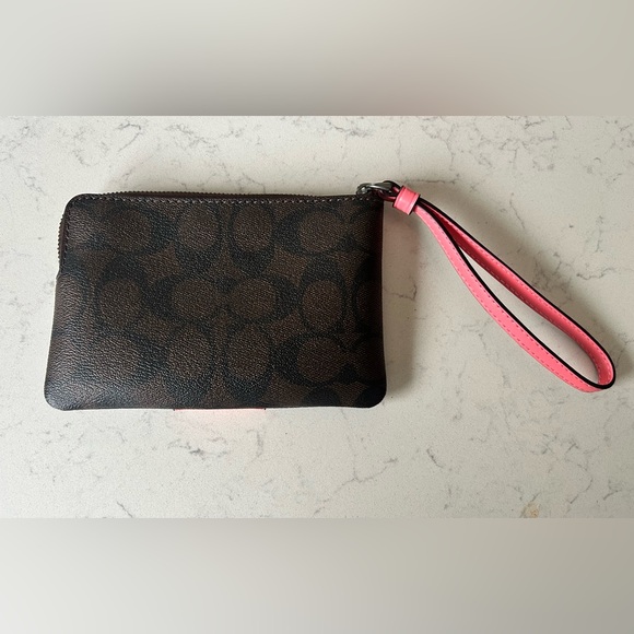 NWOT Coach Signature Brown and Pink Wristlet - Picture 5 of 10